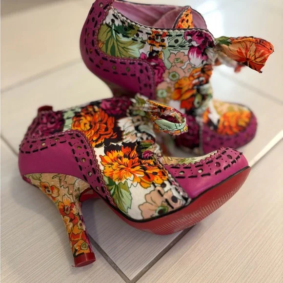 Vibrant Floral Lace-Up Heels - Picture 5 of 7